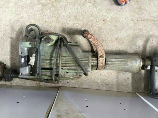 เครื่องสกัดคอนกรีตฮิตาชิตัวใหญ่ เครื่องสกัดคอนกรีตฮิตาชิตัวใหญ่