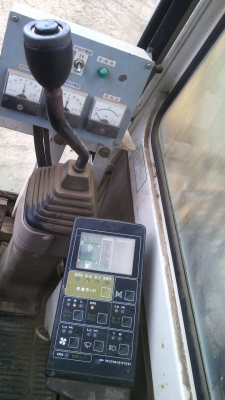 ขายรถแบคโฮkomatsuPC200-5รถทำ4พันกว่าชั้วโมงมีเล่มทะเบืยน