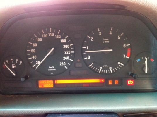 ขออนุญาติขาย BMW 525i BIG NOSE วิ่งน้อย 8x,xxx KM เจ้าของขายเอง