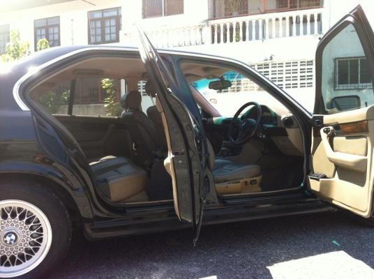 ขออนุญาติขาย BMW 525i BIG NOSE วิ่งน้อย 8x,xxx KM เจ้าของขายเอง