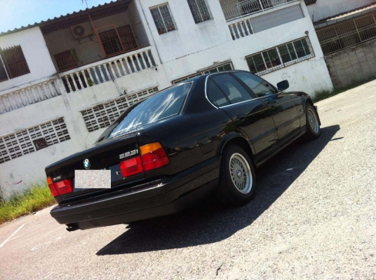 ขออนุญาติขาย BMW 525i BIG NOSE วิ่งน้อย 8x,xxx KM เจ้าของขายเอง