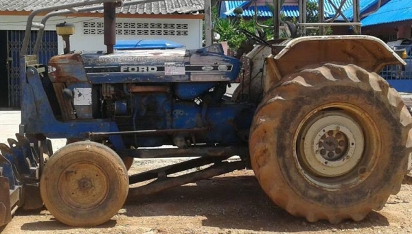 ขายรถไถ 6600 แท้ เต็มตัว เสื้อลาย เครื่องแน่น แรงดี เกียร์ดี ไฮดรอลิคดี สภาพดีใช้งานได้ทุกระบบ มีเล่มทะเบียน