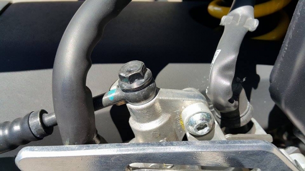 มาใหม่สภาพมือ1 R15 2015 รถอายุ 3 เดือน วิ่ง 2500 มีประกันรถหาย ขายถูก ต่อรองได้