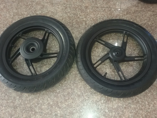 ขายแม็กPCXพร้อมยาง1คู่