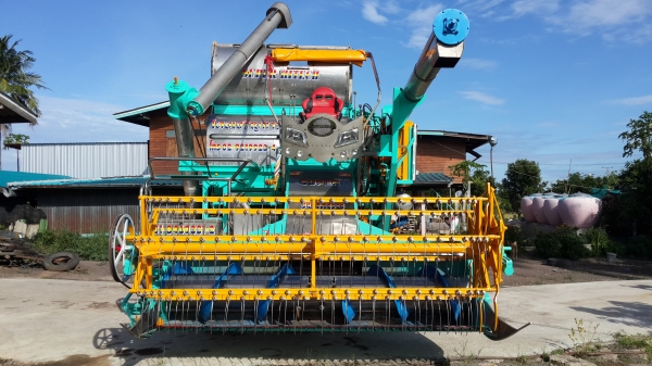 ขายรถเกี่ยวข้าวไทยเจริญการช่าง