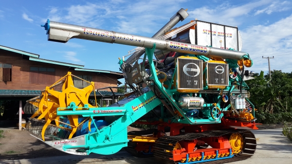 ขายรถเกี่ยวข้าวไทยเจริญการช่าง