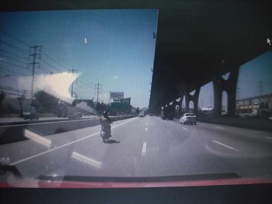 กล้องบันทึกภาพติดกระจกรถ