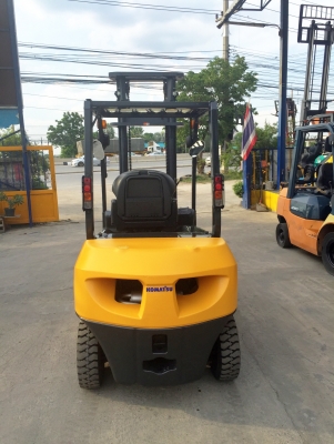 -:-*&bull;*ข า ย ร ถ ย ก นำ เ ข้ า*&bull;*-:-KOMATSU FD25-16 เครื่องดีเซล เสาสูง4เมตร เกียร์ออโต้ สนใจติดต่อ083-062-0223/098-329-9549(ปอนด์)