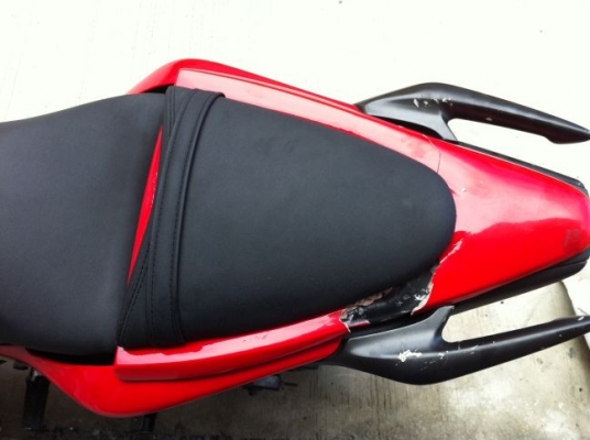 ขาย cbr150iสีแดง ปี2011 ราคา 42,000 บาท ราคานี้ไม่ลดแล้ว