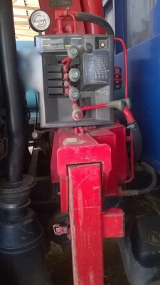 รถฮีโน่ 6  ล้อ FF172 ติดเครน  3.7 ตัน.  187 แรงม้า.    สนใจติดต่อ  081 - 6079515