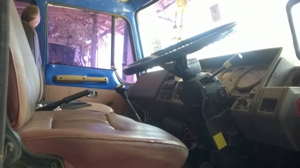 รถฮีโน่ 6  ล้อ FF172 ติดเครน  3.7 ตัน.  187 แรงม้า.    สนใจติดต่อ  081 - 6079515