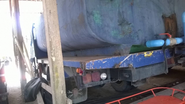 รถฮีโน่ 6  ล้อ FF172 ติดเครน  3.7 ตัน.  187 แรงม้า.    สนใจติดต่อ  081 - 6079515