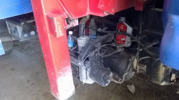 รถฮีโน่ 6  ล้อ FF172 ติดเครน  3.7 ตัน.  187 แรงม้า.    สนใจติดต่อ  081 - 6079515