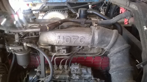 รถฮีโน่ 6  ล้อ FF172 ติดเครน  3.7 ตัน.  187 แรงม้า.    สนใจติดต่อ  081 - 6079515