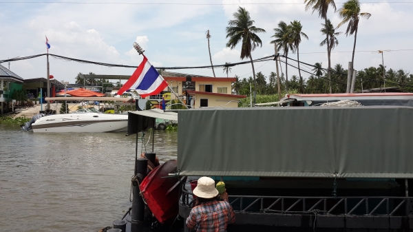 2005 38 Foot Regal Yacht by Xteam Rama4