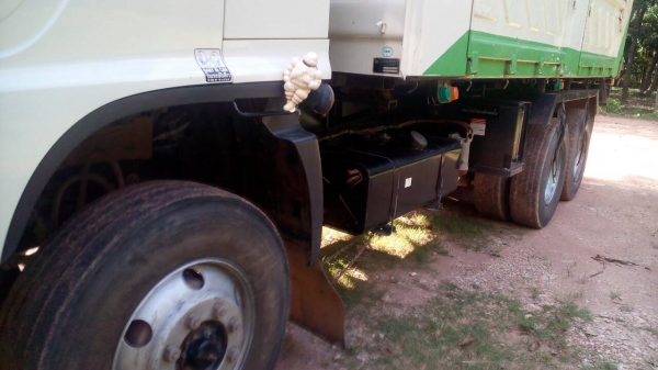 รถฮีโน่ 10 ล้อดั้ม 344 แรงม้า. ปี 55   สนใจติดต่อ  081 - 6079515