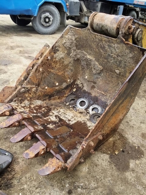 ขายอาหลั่ยแบคโฮ KOMATSU PC200-7 มีหลายรายการตามรูป ขายอาหลั่ยแบคโฮ KOMATSU PC200-7 มีหลายรายการตามรูป