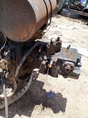 ขายอาหลั่ยแบคโฮ KOMATSU PC200-7 มีหลายรายการตามรูป ขายอาหลั่ยแบคโฮ KOMATSU PC200-7 มีหลายรายการตามรูป