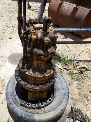 ขายอาหลั่ยแบคโฮ KOMATSU PC200-7 มีหลายรายการตามรูป ขายอาหลั่ยแบคโฮ KOMATSU PC200-7 มีหลายรายการตามรูป