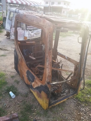 ขายอาหลั่ยแบคโฮ KOMATSU PC200-7 มีหลายรายการตามรูป ขายอาหลั่ยแบคโฮ KOMATSU PC200-7 มีหลายรายการตามรูป