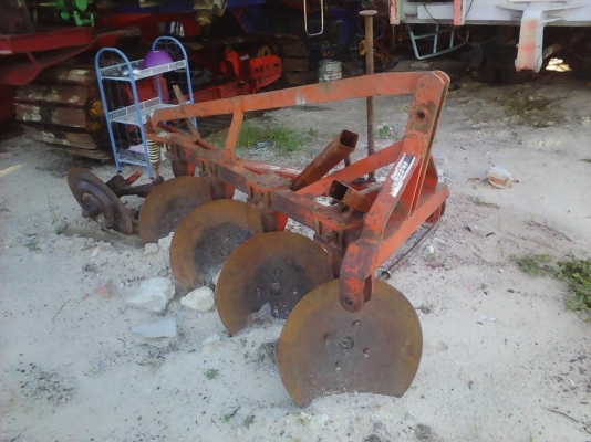 ขายผานรถไถ ผาน 4 ของรุ่น 45 แรง ราคาถูกครับ ขายผานรถไถ ผาน 4 ของรุ่น 45 แรง ราคาถูกครับ