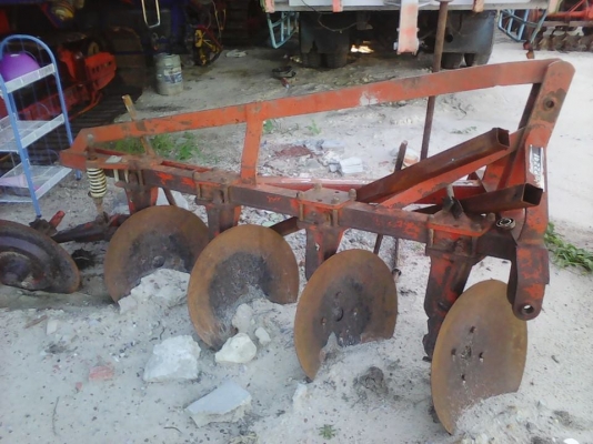 ขายผานรถไถ  ผาน 4 ของรุ่น 45 แรง ราคาถูกครับ