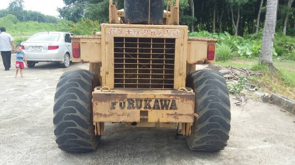 ต้องการขายรถตักFURUKAWA FL80 ต้องการขายรถตักFURUKAWA FL80