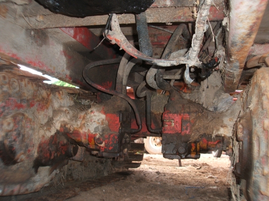 ขายรถเกี่ยวข้าวศักดิ์พัฒนา KM46 ตามสภาพ เครื่องยนต์ฮีโน่ 185 แรงม้า ปั้มไดกิ๋นส์ เบอร์ 22 ตัวเดินแม็คโคร PC-200