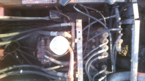 แบ็คโฮ ยื่ห้อHITACHI รุ่สEX 200-2 SUPERสภาพใช้งานได้เลย สนใจติดต่อ 0835601591 หรือ 0903494058