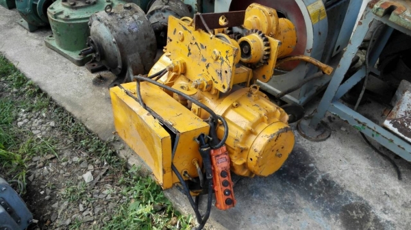 ******* Sold Out!! ******* รอกสลิง NIPPON HOIST ขนาด 1 ตัน ไฟ 380 V. สภาพสวย พร้อมใช้ 089-2499-123 นครปฐม