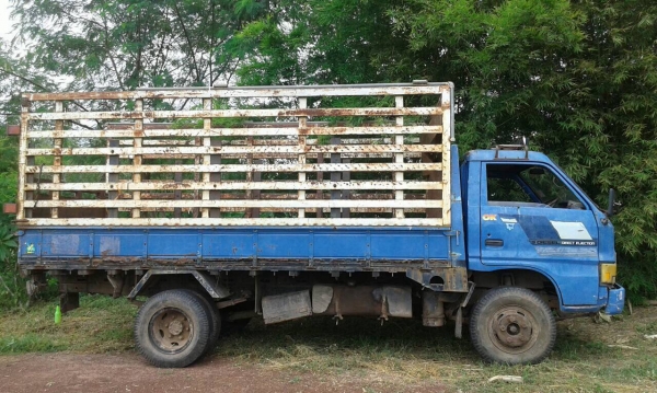 ขาย 6 ล้อ ISUZU KS ยกหัวได้ เครื่อง 4BE1 110 แรงม้า คัสซีสวยตลอดเส้น มีคอกเหล็กพร้อมบรรทุก ทะเบียนพร้อมโอนครับ