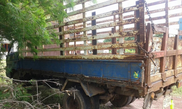 ขาย 6 ล้อ ISUZU KS ยกหัวได้ เครื่อง 4BE1 110 แรงม้า คัสซีสวยตลอดเส้น มีคอกเหล็กพร้อมบรรทุก ทะเบียนพร้อมโอนครับ