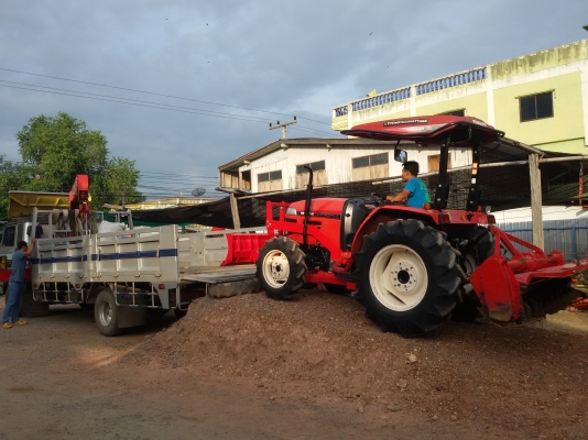 ปัญญาแทรคเตอร์ จัดให้ครับ ยันม่า EF494T ใบมีดคานล่างพร้อมโรตาลี่180!!!สภาพเดิมๆสวยๆ!!!ทำงาน 1,663ชม.จัดส่ง อ.คลองขลุง จ.กำแพงเพชร