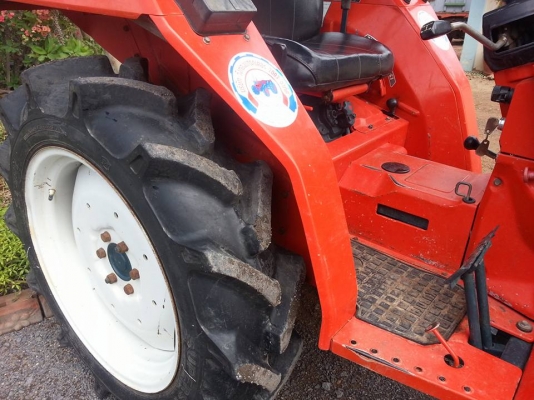 คูโบต้า L1-22 4 WD  รถไร่สีเดิม ใช้งานได้เลยครับ