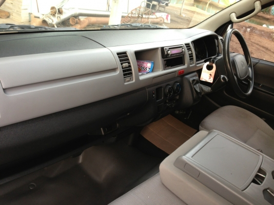 รถตู้มือสอง/ Toyota Hiace/ ปี 50/ เครื่องยนต์ 4 สูบ 2400 ซีซี ติดแก็ส CNG