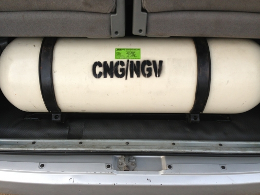 รถตู้มือสอง/ Toyota Hiace/ ปี 50/ เครื่องยนต์ 4 สูบ 2400 ซีซี ติดแก็ส CNG