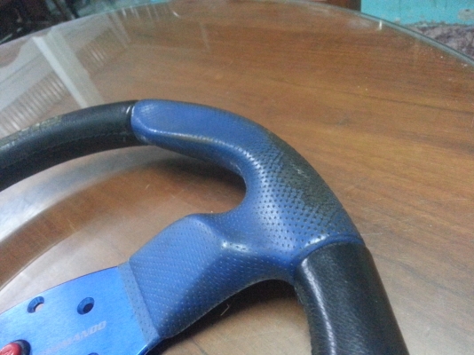 ขายพวงมาลัย momo  commando  แท้