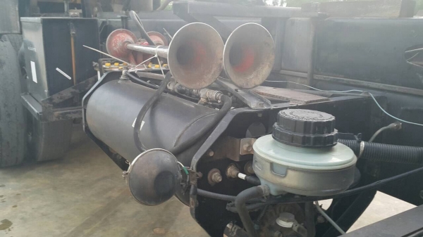 ขายด่วนฮีโน่เมกก้า320 ปี51 ดั้มสามมิตร พร้อมระบบลาก รถสวยเดิมบาง ขายด่วนฮีโน่เมกก้า320 ปี51 ดั้มสามมิตร พร้อมระบบลาก รถสวยเดิมบาง