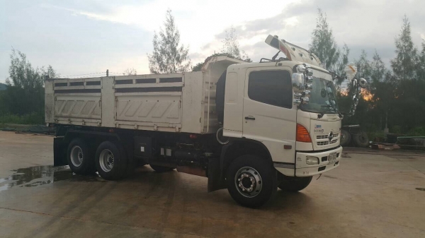 ขายด่วนฮีโน่เมกก้า320 ปี51 ดั้มสามมิตร พร้อมระบบลาก รถสวยเดิมบาง ขายด่วนฮีโน่เมกก้า320 ปี51 ดั้มสามมิตร พร้อมระบบลาก รถสวยเดิมบาง