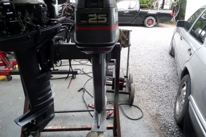 ขาย เครื่องเรือYAMAHA 25 แรง  เครื่องติดง่ายเดินดี ( หางผุ ต้องซ่อมหน่อยครับ ) นำเข้าจากญี่ปุ่น  23,500