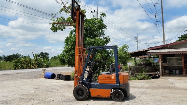 ขายด่วนรถยก TOYOTA 5FGยก1.5ตันเสาสูง3เมตรสไลย์ได้รถนอกนำเข้ายังไม่เคยใช้งานในเมืองไทยเลย=รุ่นใหม่ขายถูกๆๆ