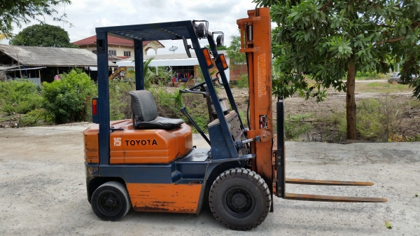 ขายด่วนรถยก TOYOTA 5FGยก1.5ตันเสาสูง3เมตรสไลย์ได้รถนอกนำเข้ายังไม่เคยใช้งานในเมืองไทยเลย=รุ่นใหม่ขายถูกๆๆ