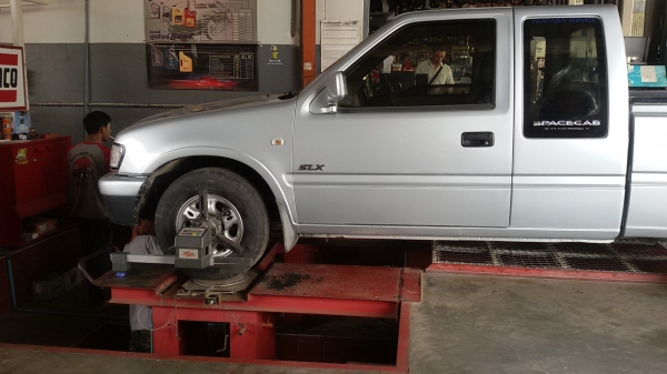 วางมัดจำแล้วครับ พี่น้องจาก อ เมืองสลวง ISUZU DARGON puwer tubo slx รถปี1999 ชื่อตรงเล่ม เจ้าของขายเองครับ เครื่องดี  แคสซีสวย ช่วงล่างแน่นปึก  แอร์เย็นหนาว รูปทรงสวยงาม ทะเบียนไม่ขาด  เอกสารพร้อมโอน  รีบหน่อยนะ ช้าอดได้รถ