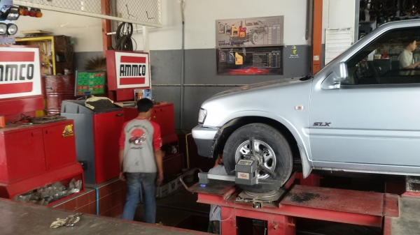 วางมัดจำแล้วครับ พี่น้องจาก อ เมืองสลวง ISUZU DARGON puwer tubo slx รถปี1999 ชื่อตรงเล่ม เจ้าของขายเองครับ เครื่องดี  แคสซีสวย ช่วงล่างแน่นปึก  แอร์เย็นหนาว รูปทรงสวยงาม ทะเบียนไม่ขาด  เอกสารพร้อมโอน  รีบหน่อยนะ ช้าอดได้รถ