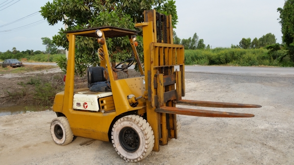 ขายด่วนรถยก TOYOTA3FG 2.0ตัน เสาสูง3เมตรยางตันหน้าหลังรถนอกนำเข้ายังไม่เคยใช้งานในเมืองไทยเลยรถพร้อมใช้ขายถูกๆ