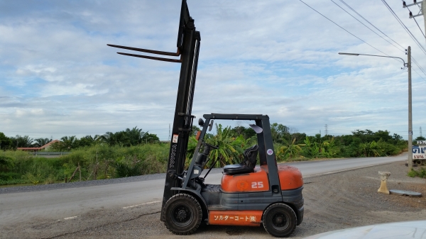 ขายด่วนรถยก TOYOTA 6FGยก2.5ตันเสาสูง3เมตรยางตันหน้าหลังรถนอกนำเข้ายังไม่เคยใช้งานในเมืองไทยเลย=รุ่นใหม่ขายถูกๆๆ