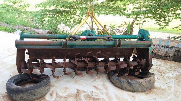 ขายโล 2.2 เมตรพร้อมยอยราคาเบาๆครับใส่รถไถ50แรงขึ้นไปครับ