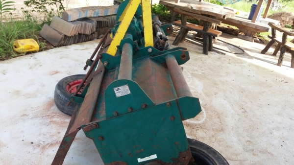 ขายโล 2.2 เมตรพร้อมยอยราคาเบาๆครับใส่รถไถ50แรงขึ้นไปครับ