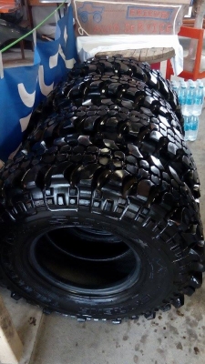 ... ขายตะขาบ 35-10.5R15 สวยๆ ครับ ...