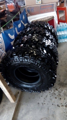 ... ขายตะขาบ 35-10.5R15 สวยๆ ครับ ...